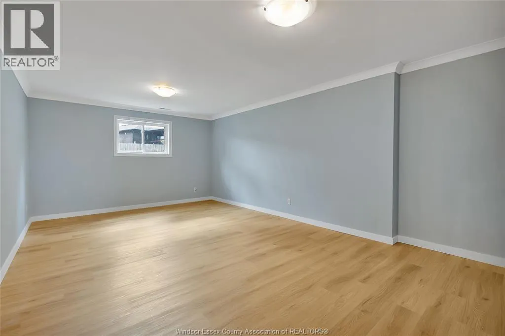 125 QUEEN STREET South