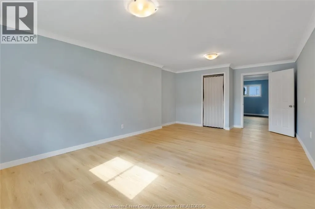 125 QUEEN STREET South