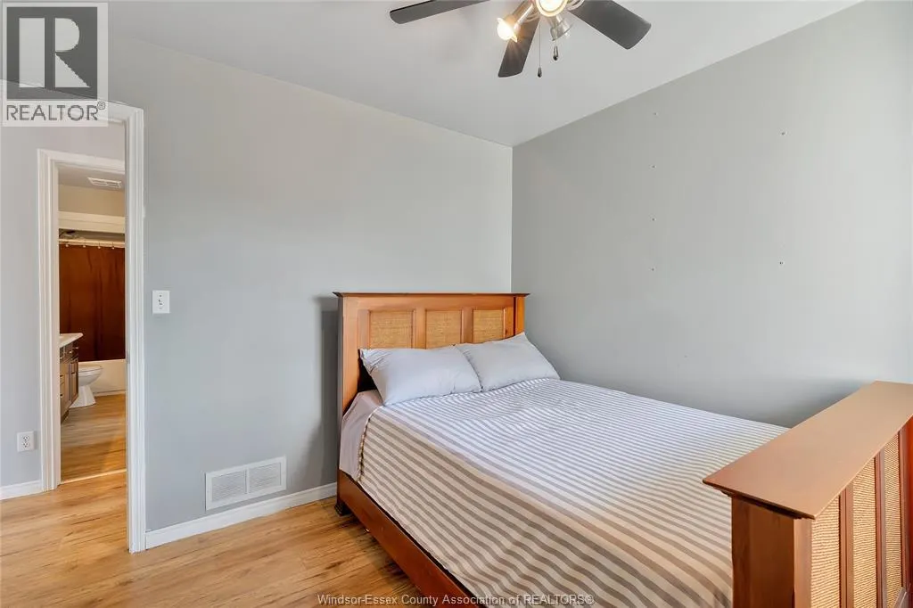 125 QUEEN STREET South