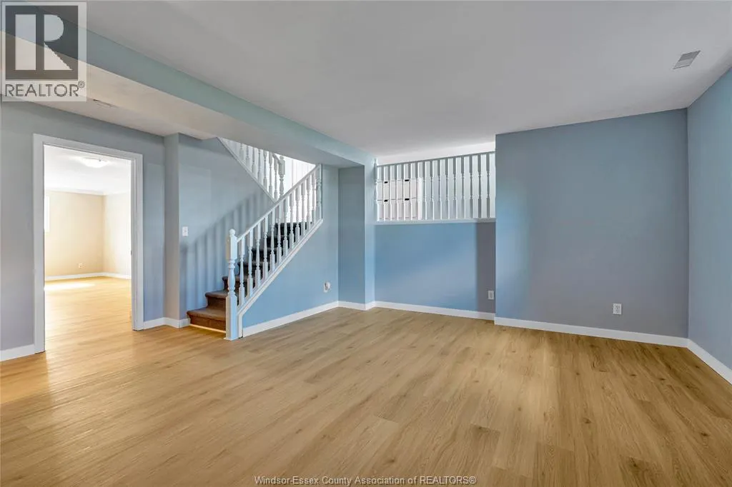 125 QUEEN STREET South