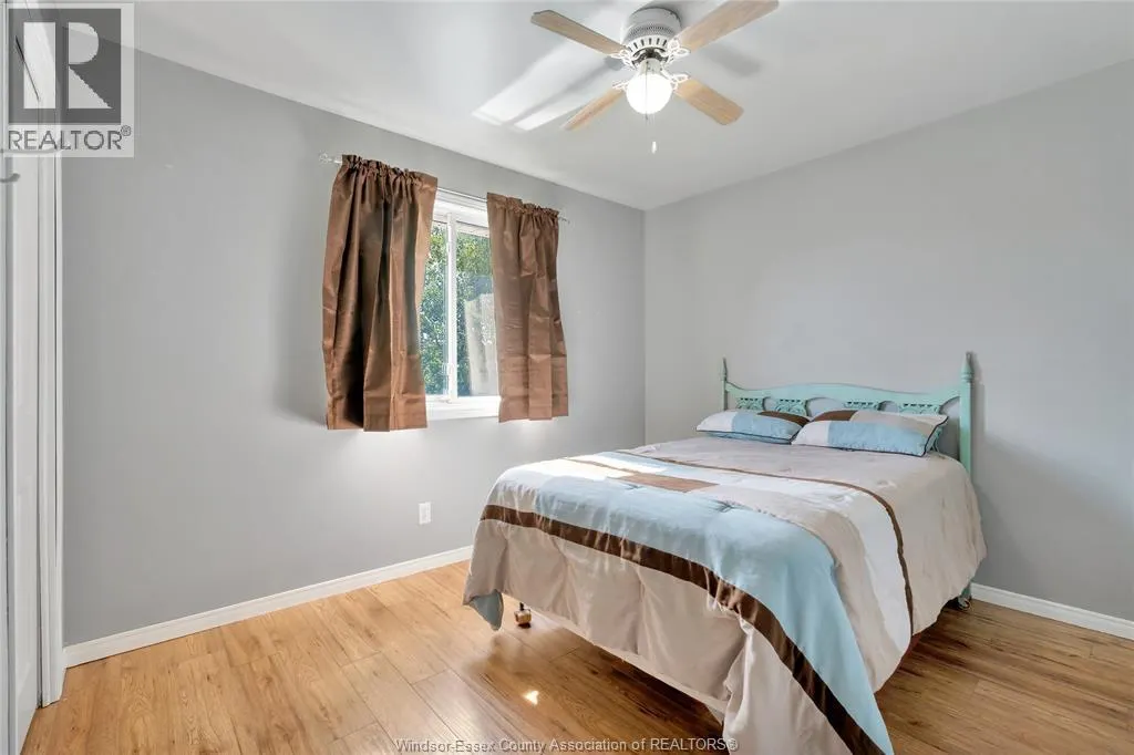 125 QUEEN STREET South