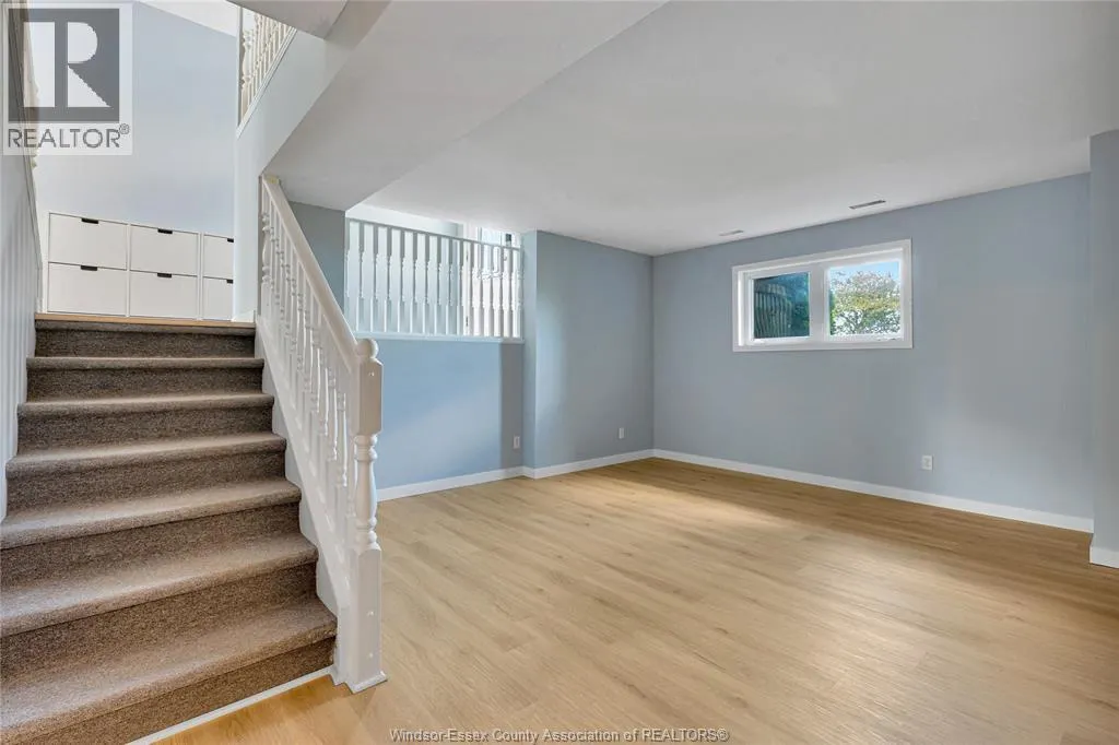 125 QUEEN STREET South