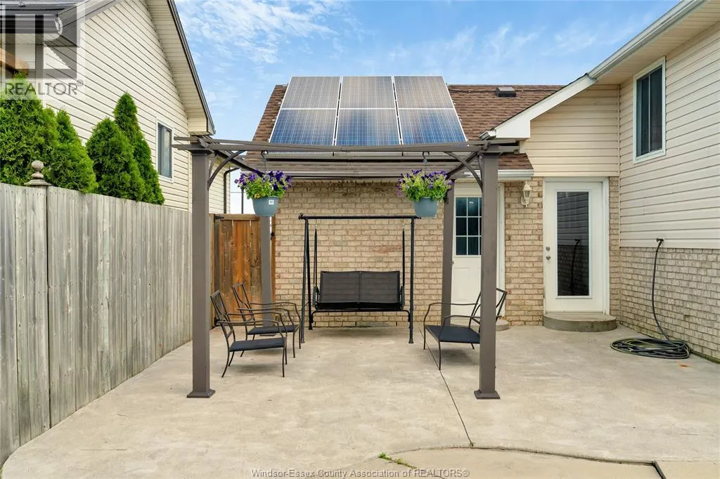 125 QUEEN STREET South