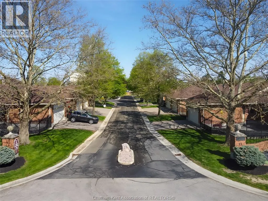 21 Earl DRIVE