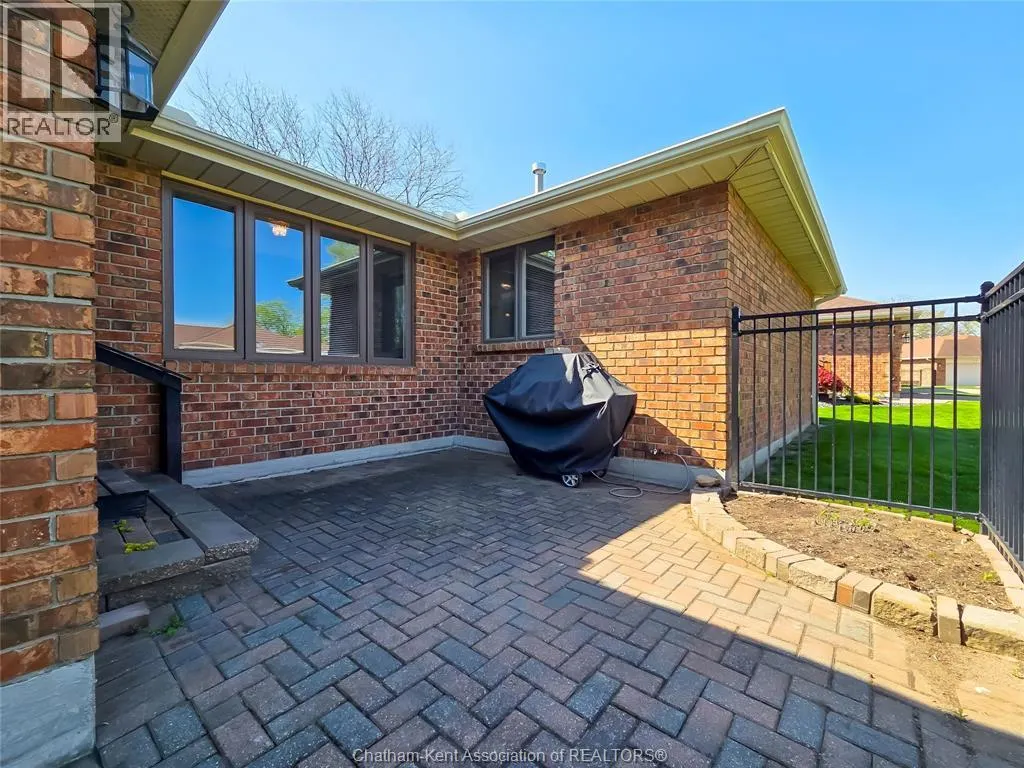 21 Earl DRIVE