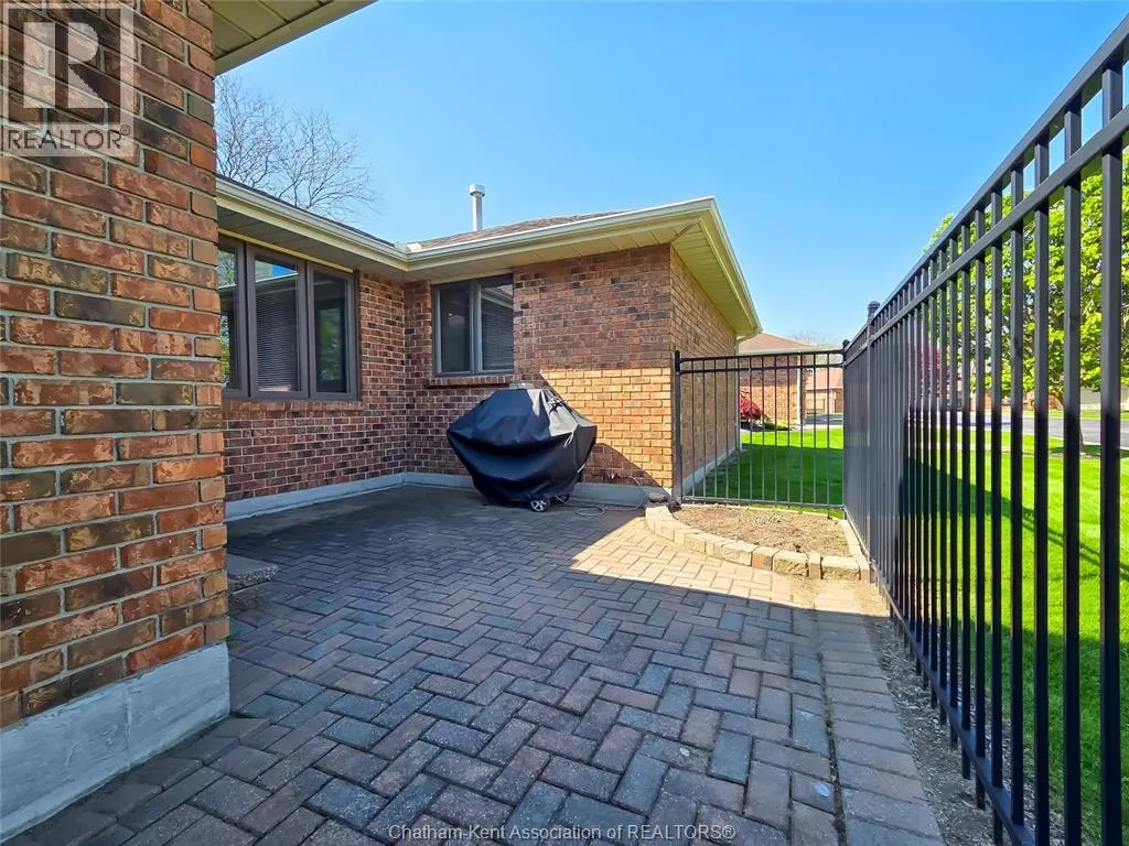 21 Earl DRIVE