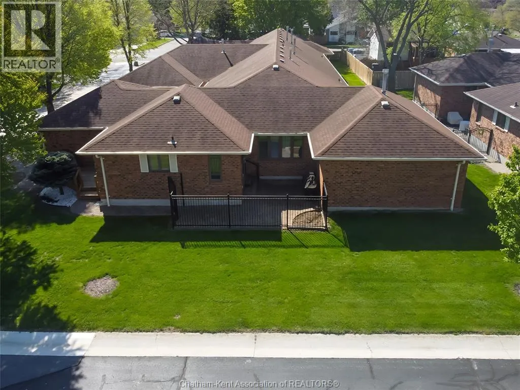 21 Earl DRIVE
