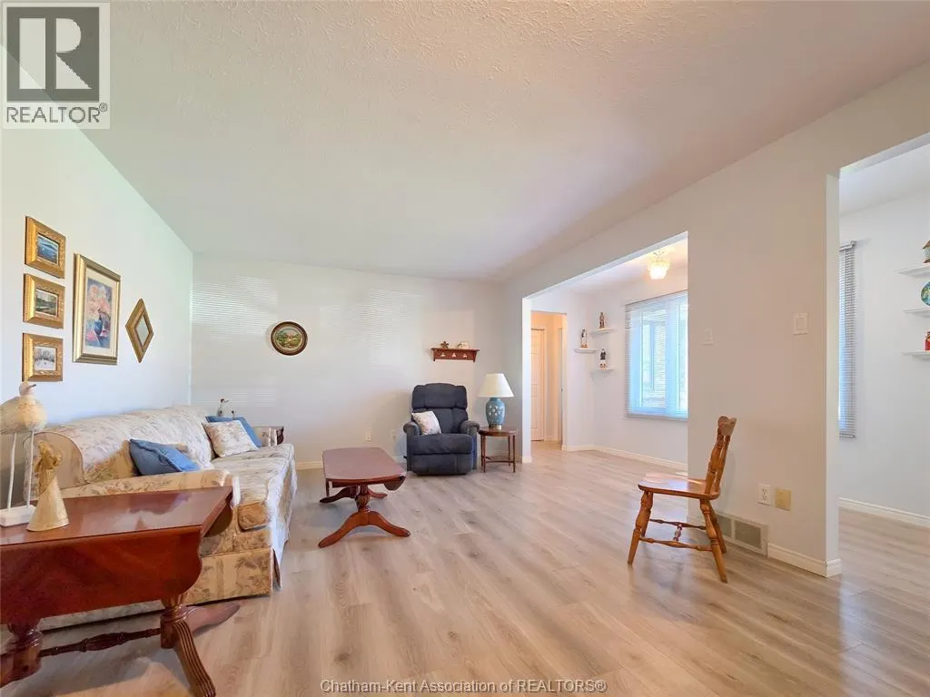 21 Earl DRIVE