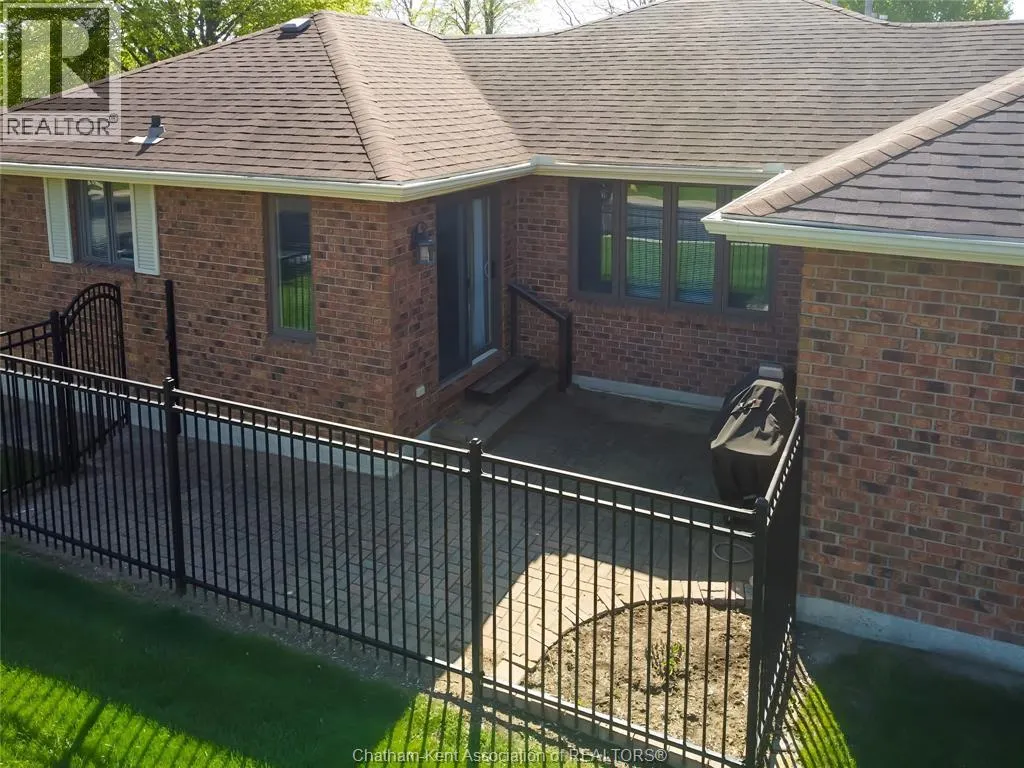 21 Earl DRIVE