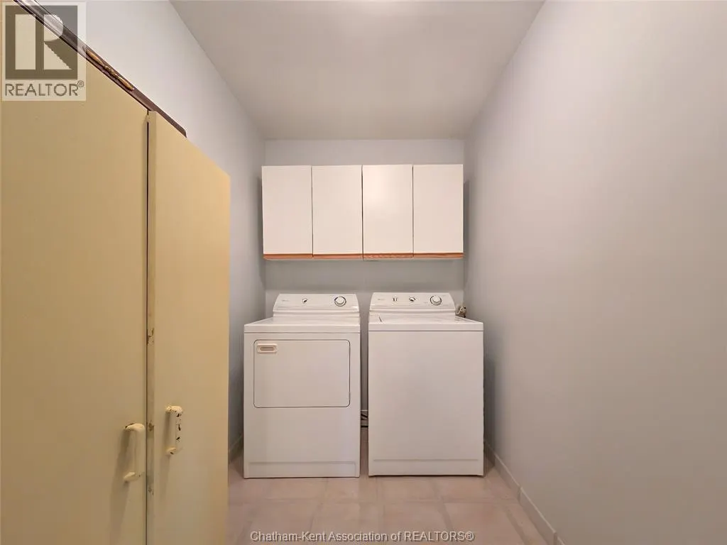 21 Earl DRIVE