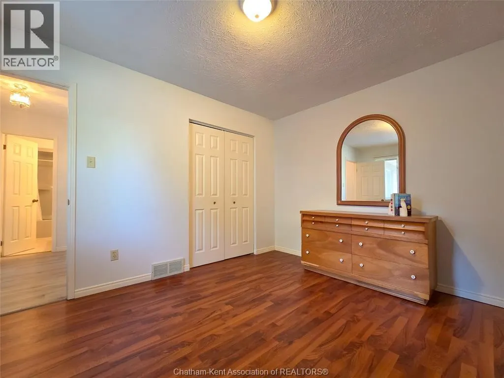 21 Earl DRIVE