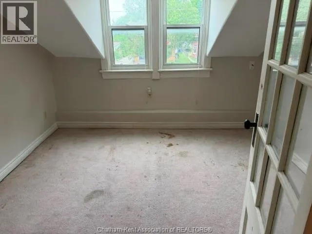 303 Wellington STREET West