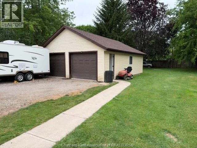 303 Wellington STREET West