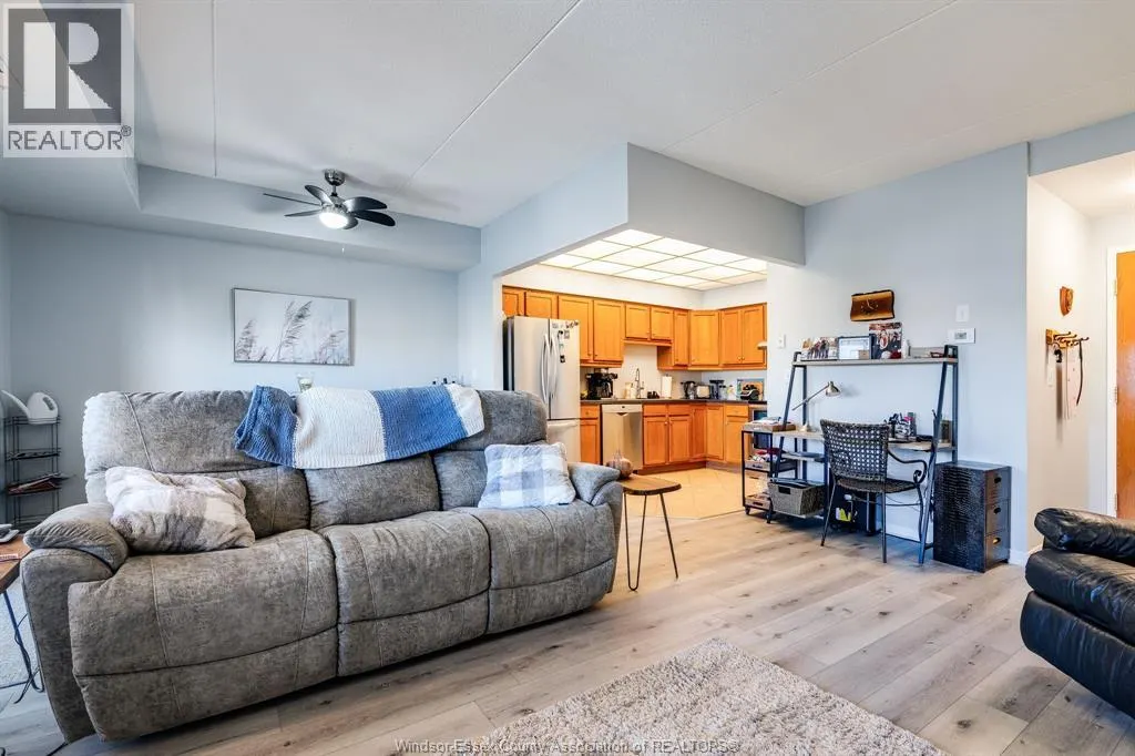 315 Village Grove Unit# 305