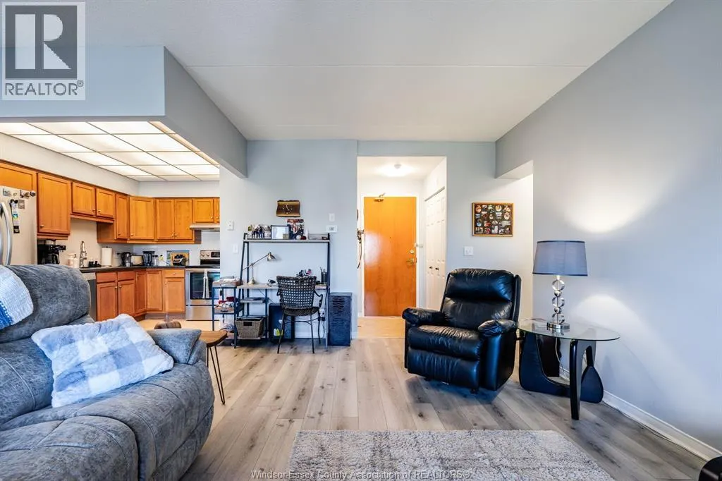 315 Village Grove Unit# 305