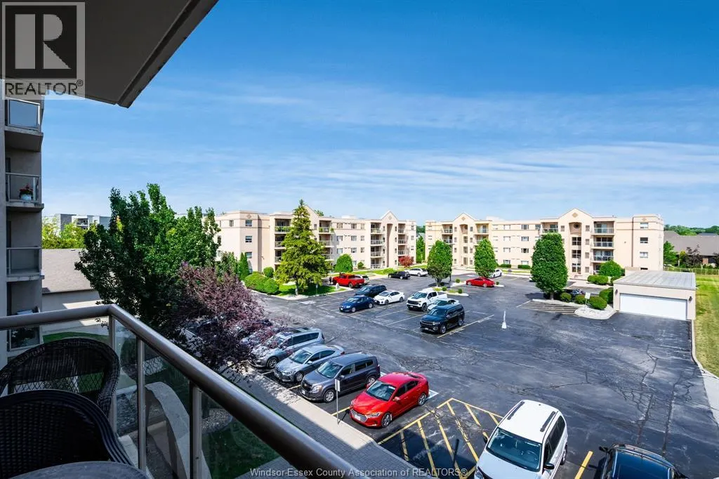 315 Village Grove Unit# 305
