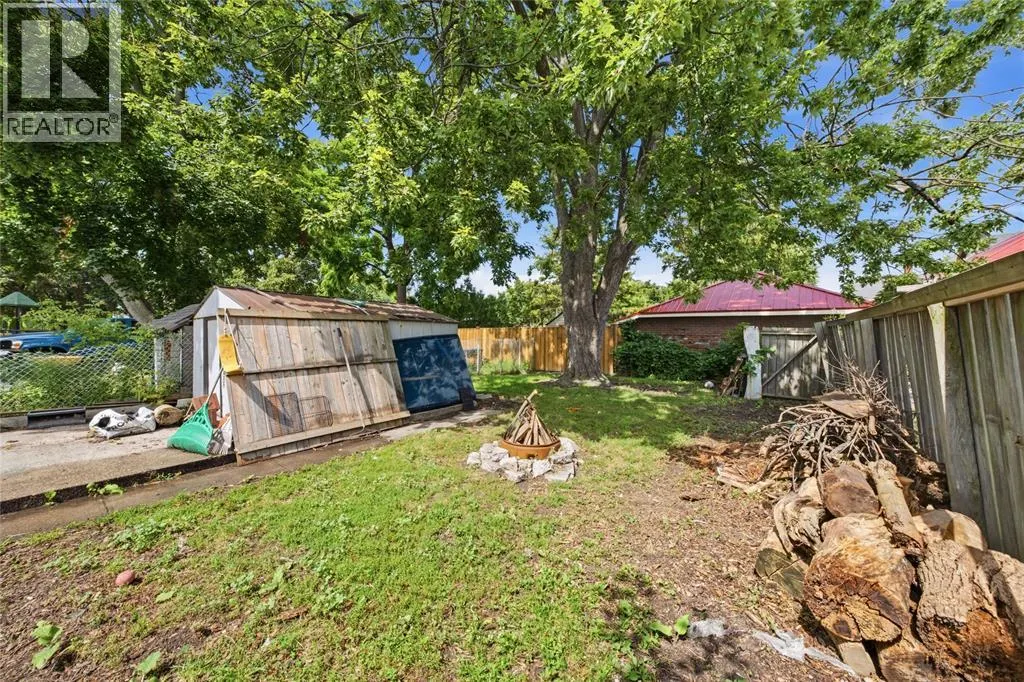 266 Devine STREET
