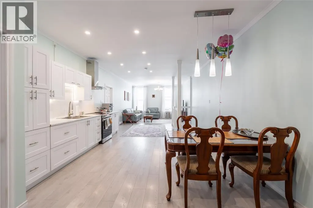 7 Main STREET West