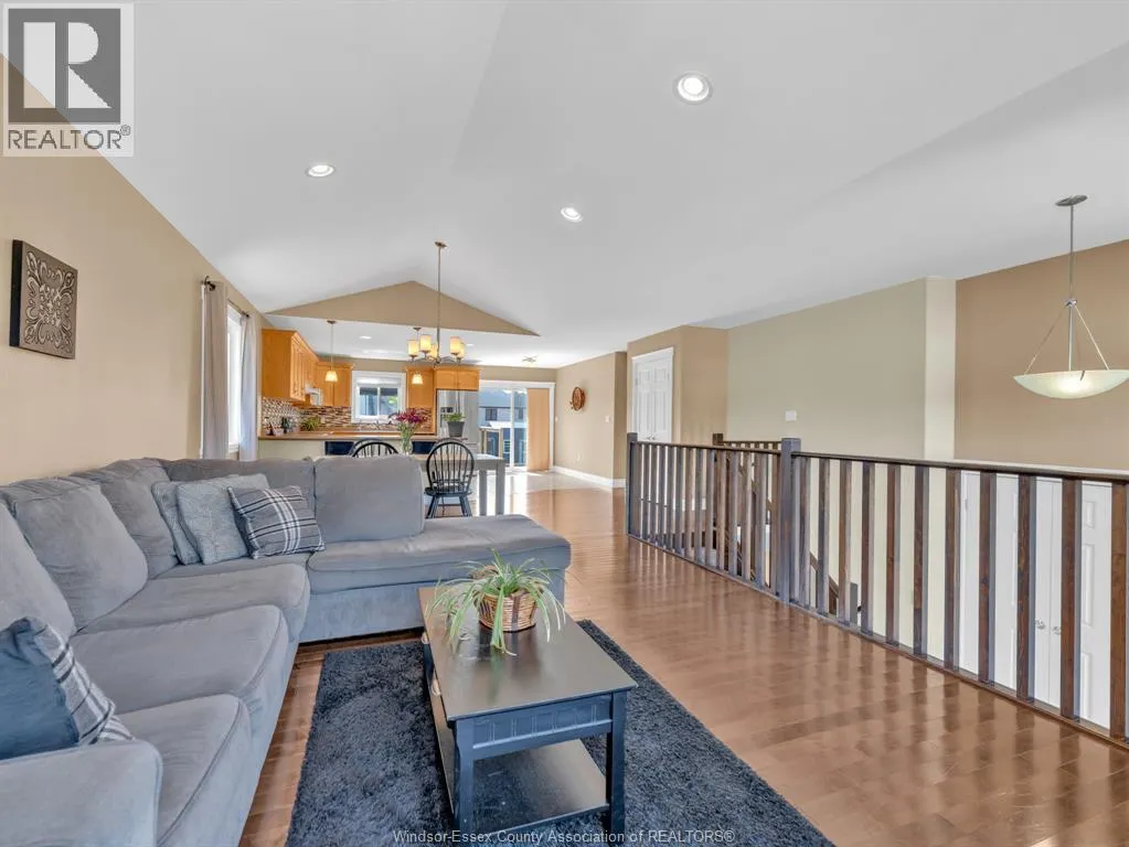 8401 MIDDLE Sideroad