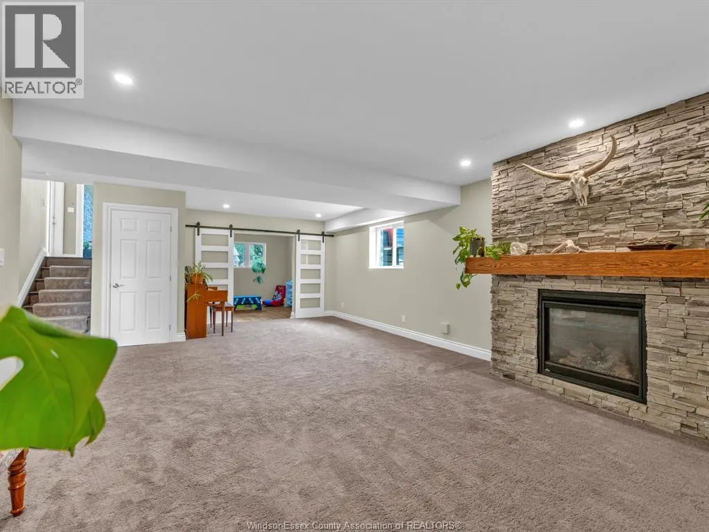8401 MIDDLE Sideroad