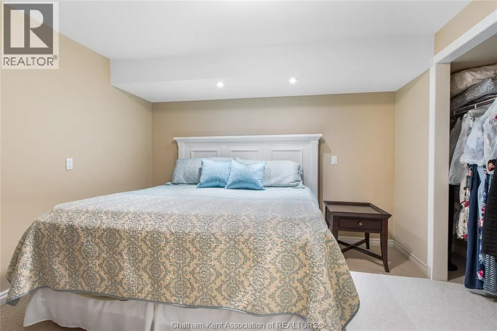 26-21 EARL DRIVE