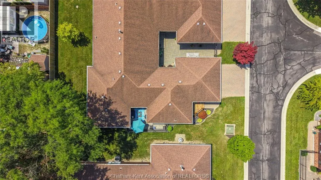 26-21 EARL DRIVE