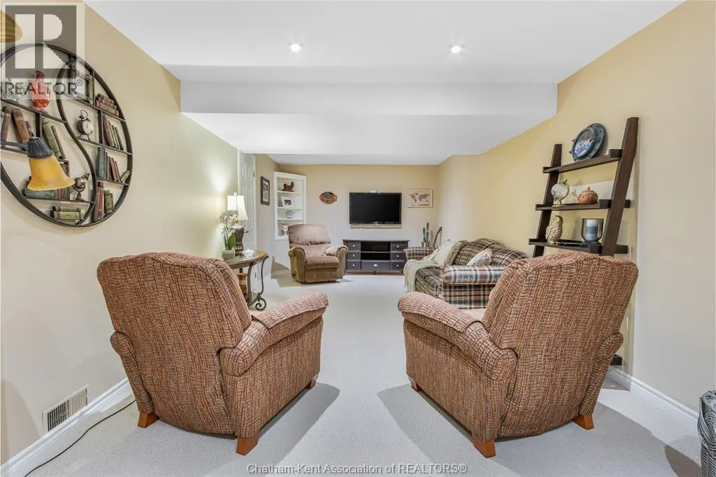 26-21 EARL DRIVE