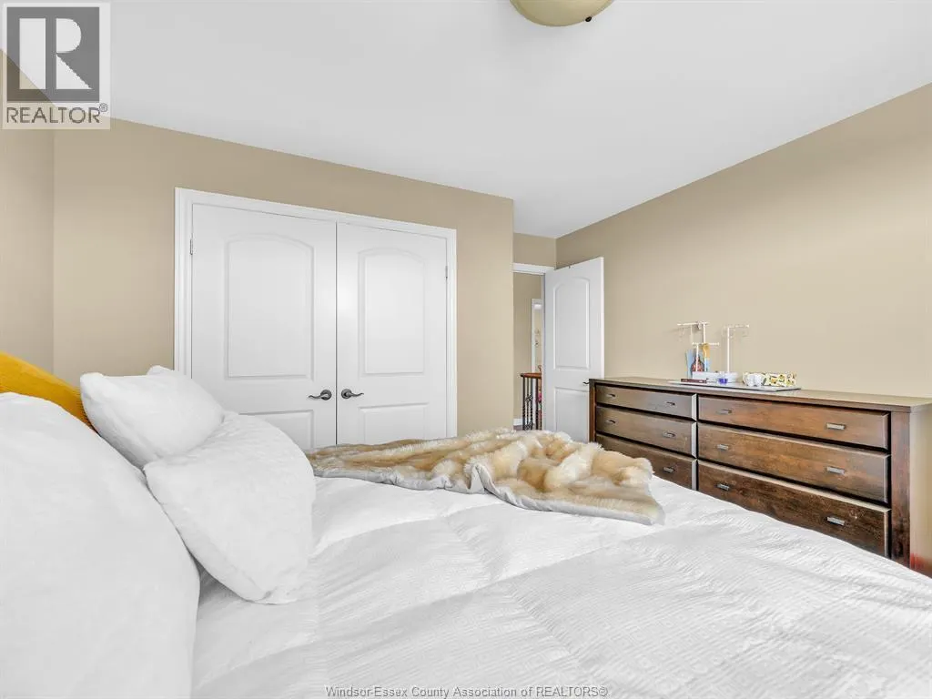 1049 HUNTINGTON BOULEVARD