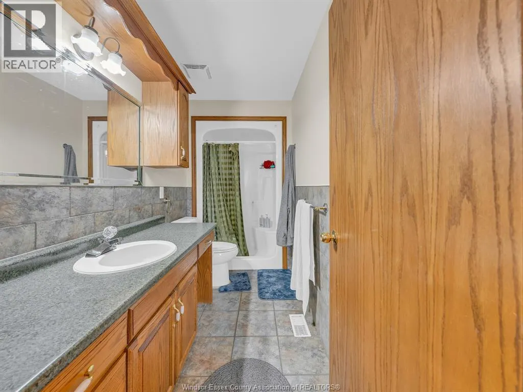43 Sandy Lake DRIVE