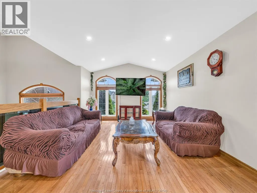 43 Sandy Lake DRIVE
