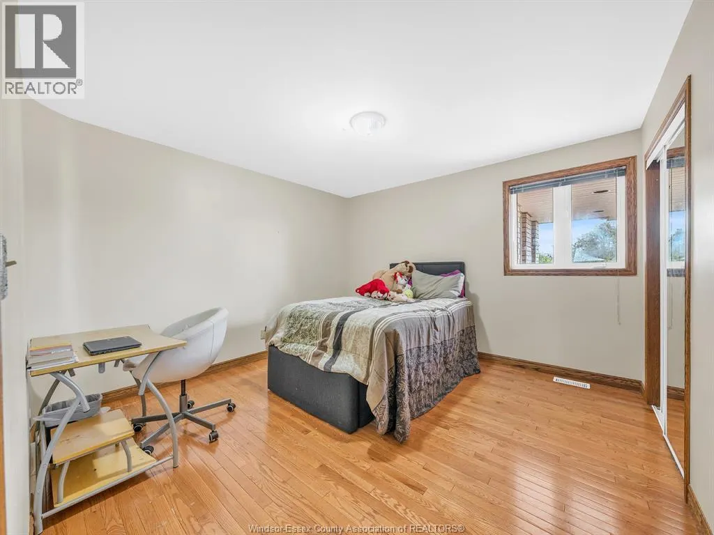 43 Sandy Lake DRIVE