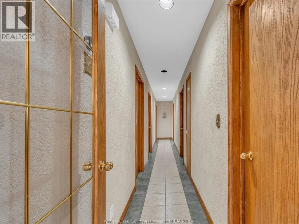 43 Sandy Lake DRIVE
