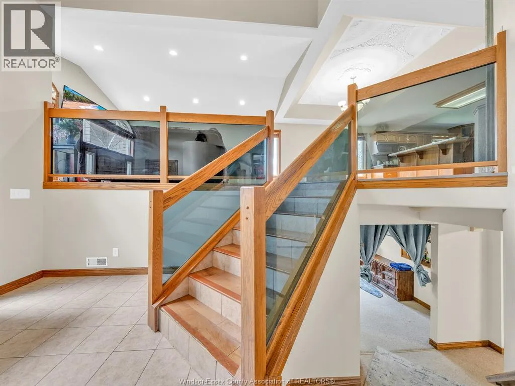 43 Sandy Lake DRIVE