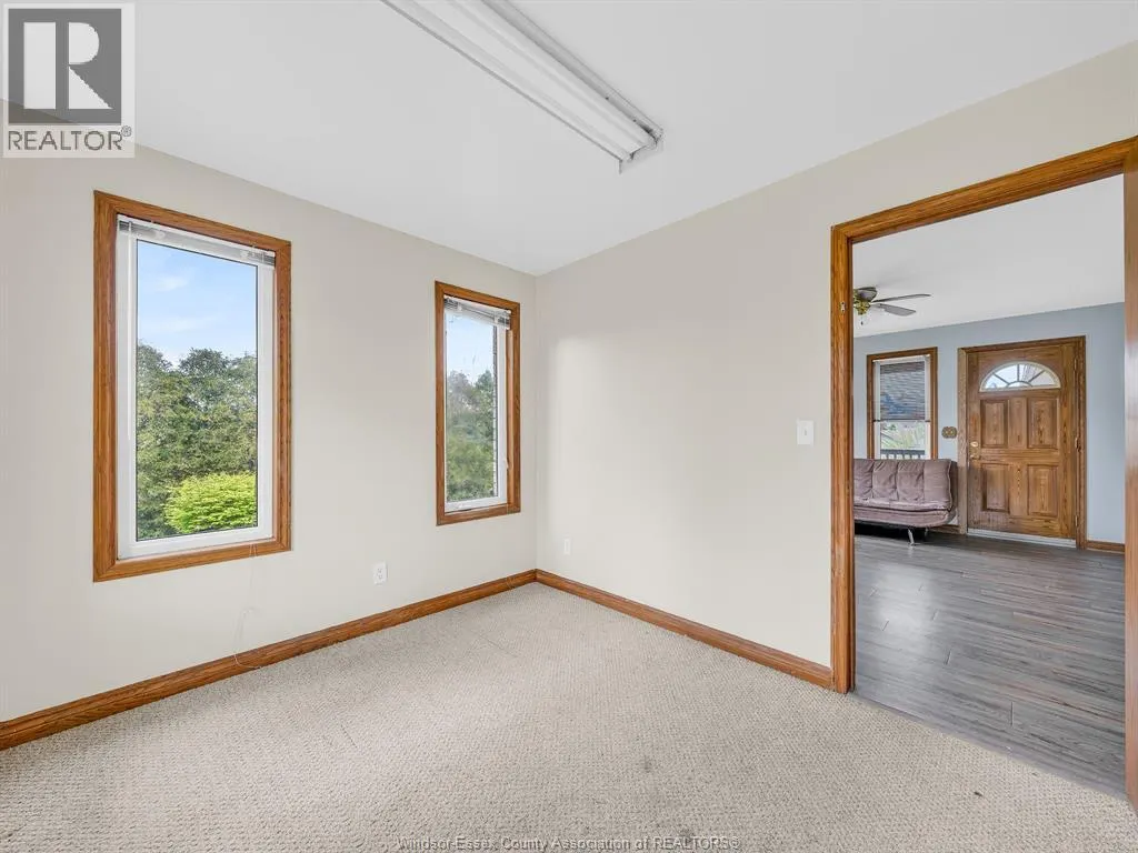 43 Sandy Lake DRIVE