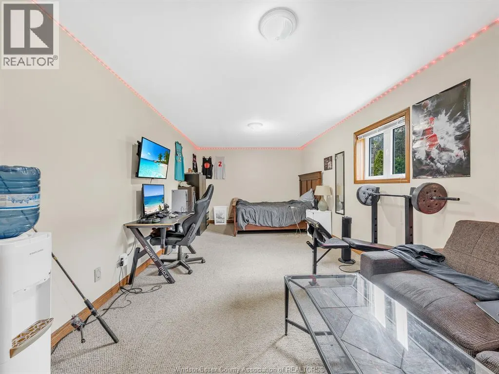 43 Sandy Lake DRIVE