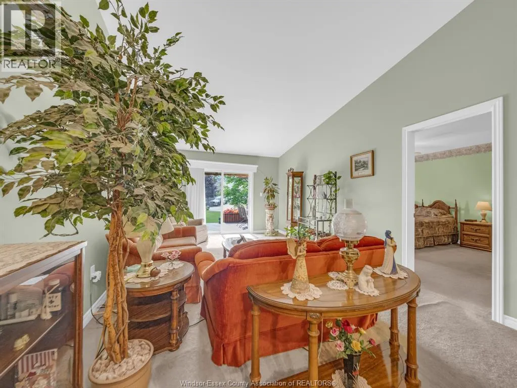 74 GOSFIELD TOWNLINE West