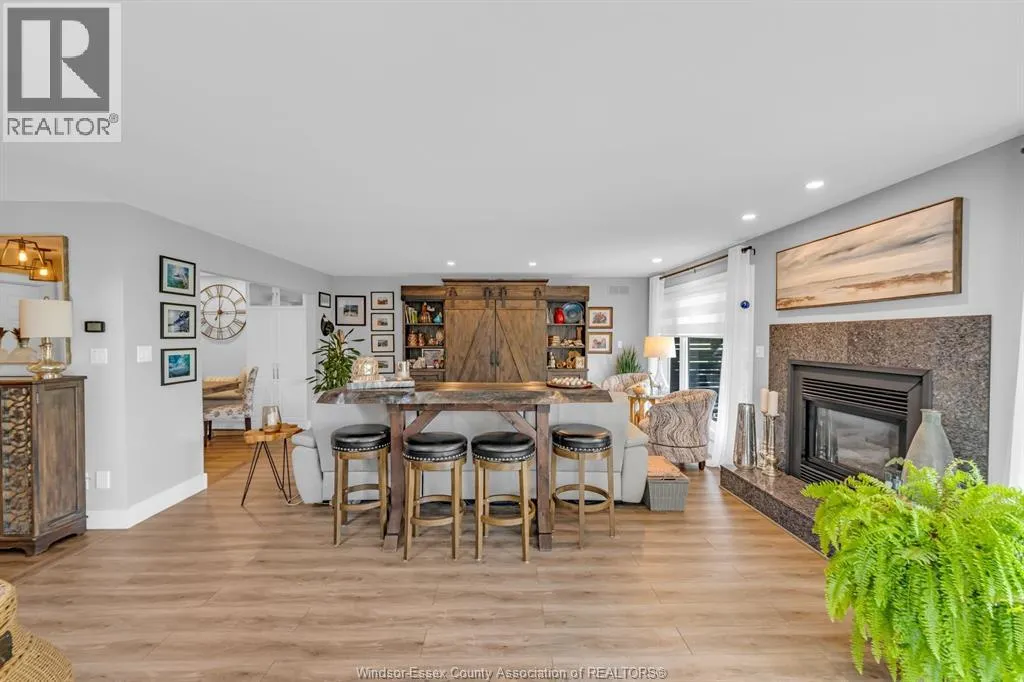 62 Fairway CRESCENT