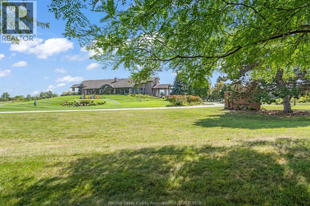 62 Fairway CRESCENT