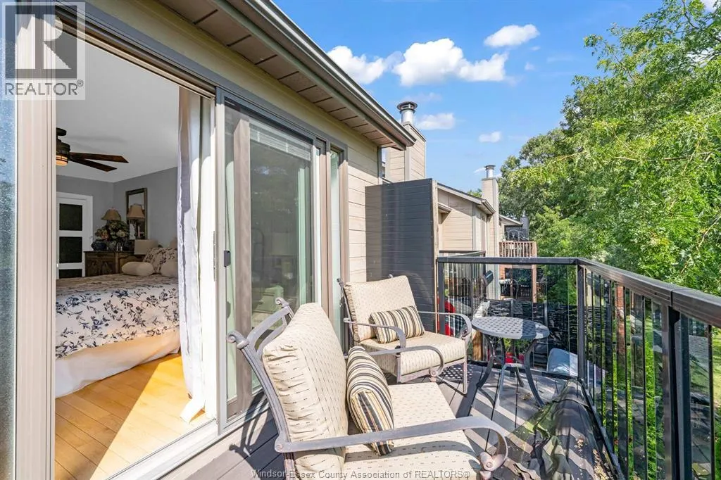 62 Fairway CRESCENT