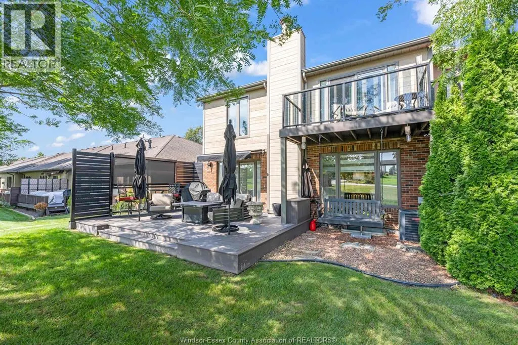 62 Fairway CRESCENT