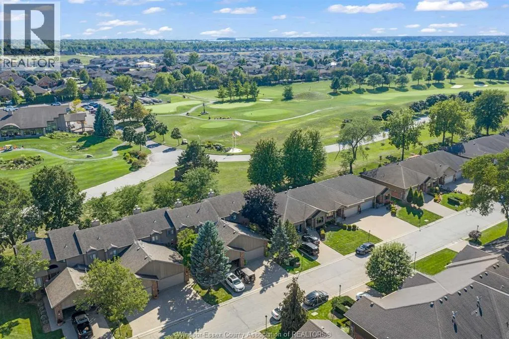 62 Fairway CRESCENT