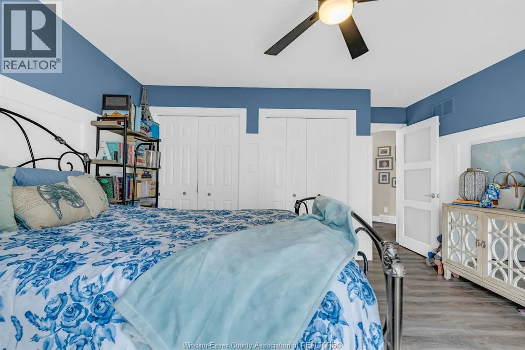 62 Fairway CRESCENT