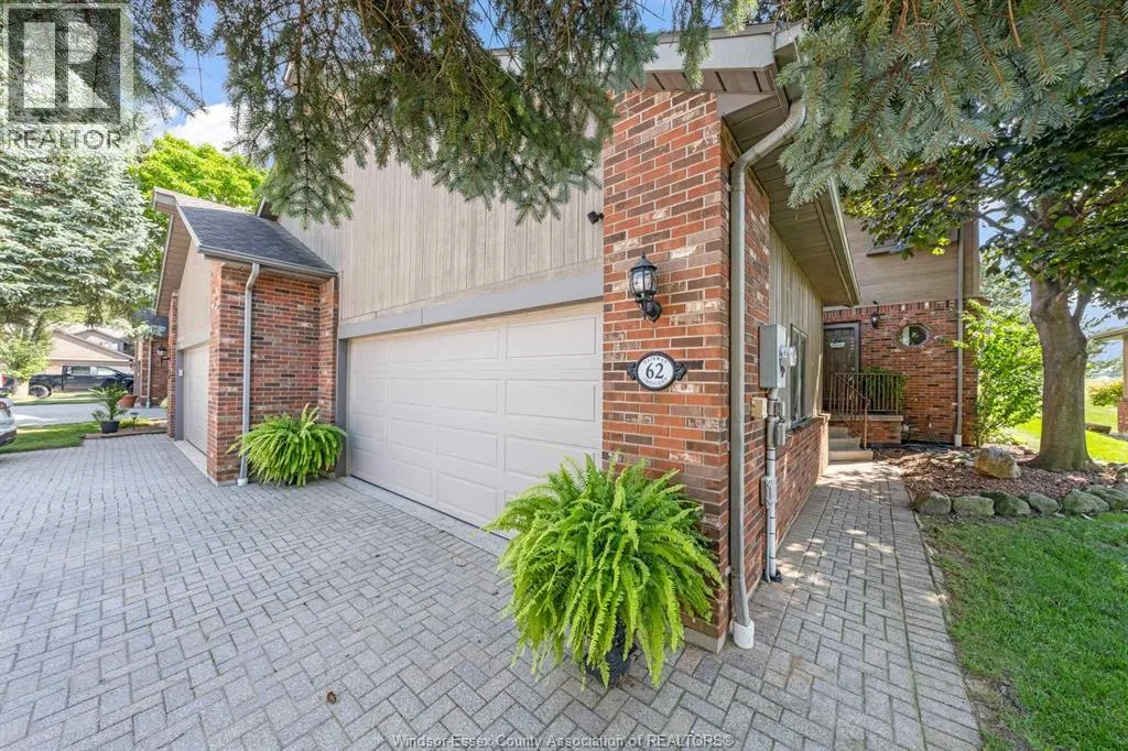 62 Fairway CRESCENT