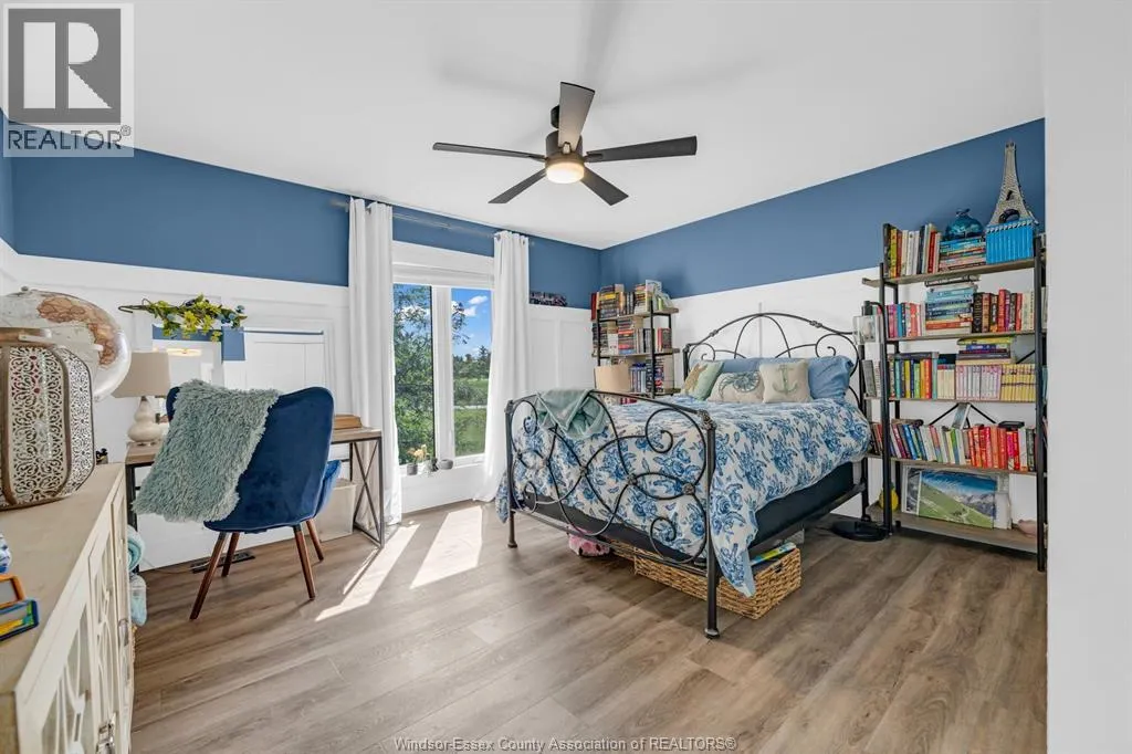 62 Fairway CRESCENT