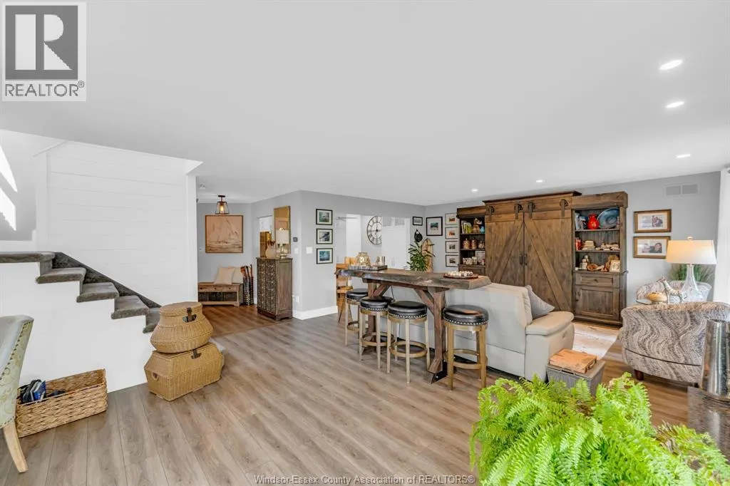62 Fairway CRESCENT
