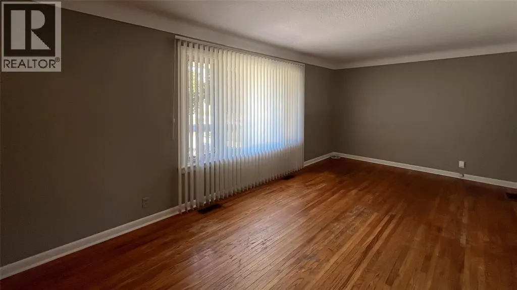 144 GREY CRESCENT