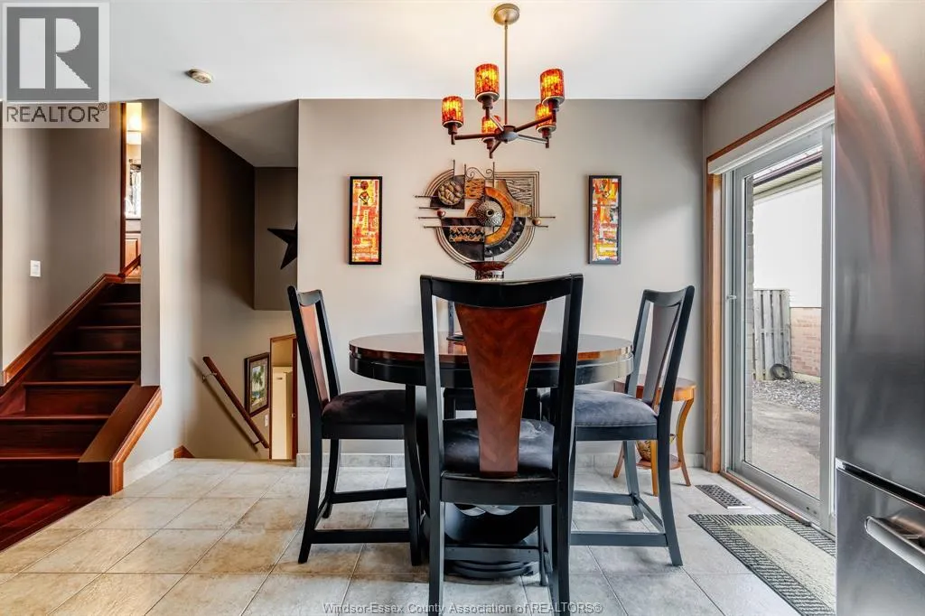 2677 Robert ROAD