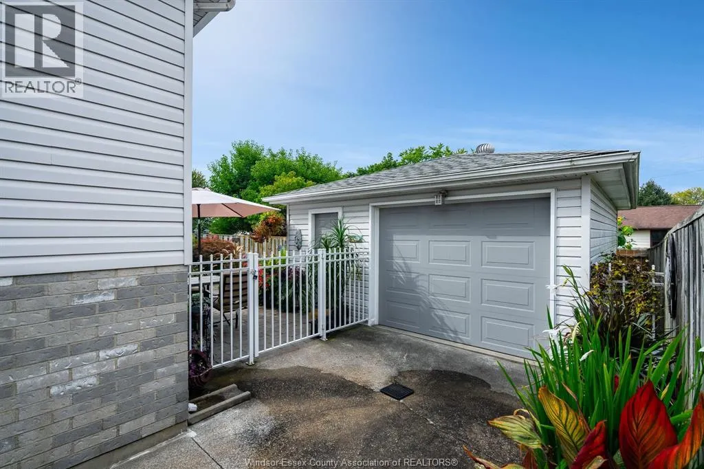2677 Robert ROAD