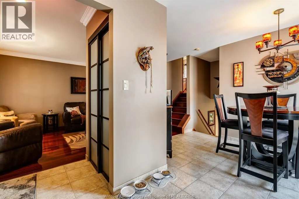 2677 Robert ROAD