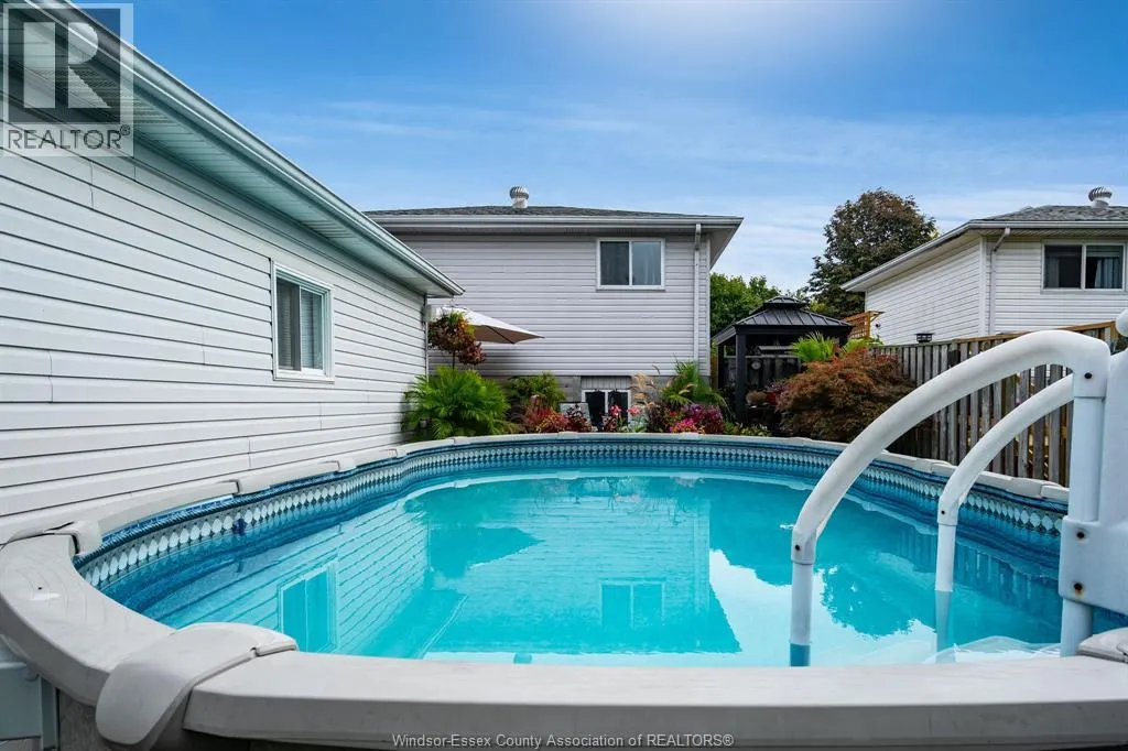 2677 Robert ROAD